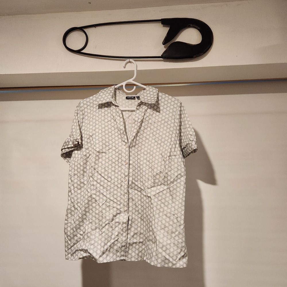 Apt 9 Light Gray Geometric Button Down Shirt